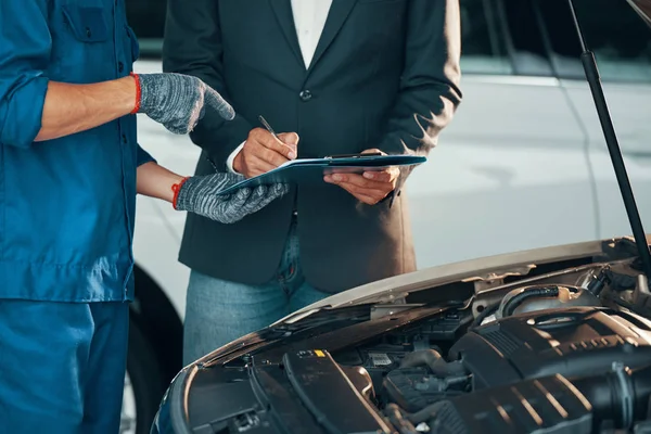 A1 Motortech mechanics working in St Albans garage